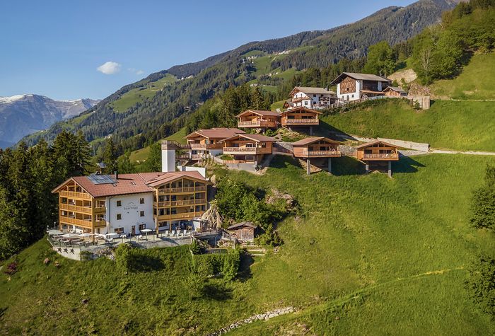 Luxus Chalets & Lodges in Südtirol, Schenna. Chaletdorf mit Luxus Ferienwohnungen: Mountain Village Hasenegg